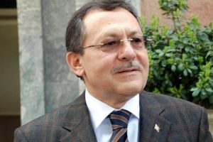 AK Partili Başkan Uğur'dan 'paralelci' iddiasına tepki