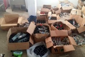 Mersin'de ka&ccedil;ak ve sahte i&ccedil;ki operasyonu