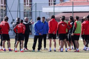 Eskişehirspor, Bursaspor ma&ccedil;ı hazırlıklarını s&uuml;rd&uuml;r&uuml;yor