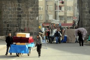 Diyarbakır Valisi'nden Sur a&ccedil;ıklaması