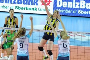 Fenerbah&ccedil;e Grundig &ccedil;eyrek finalde