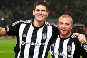 Mario Gomez 3 gol daha atarsa rekor kırıcak