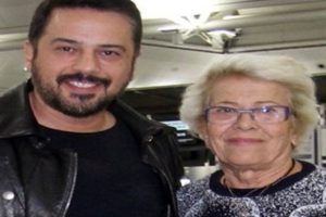 Emre Altuğ'un anne acısı