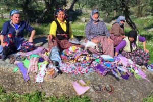 Turizmin g&ouml;n&uuml;ll&uuml; rehberleri