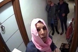 Bolu'da 3 kadının hırsızlık girişimi kamerada