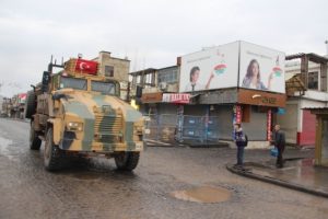 Sur'da şiddetli &ccedil;atışmalar: 1 asker yaralı