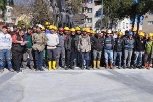 Aydın'da &uuml;cret alamayan madenciler iş bıraktı