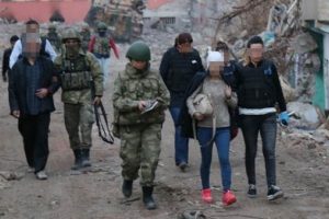 Sur'dan tahliye edilen aile PKK'lı &ccedil;ıktı