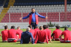 "Takımın ligde kalacağına inanmayan varsa bizden uzak dursun"