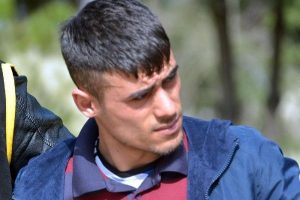 Suriyeli kadının &ccedil;antasını kapıp ka&ccedil;tı