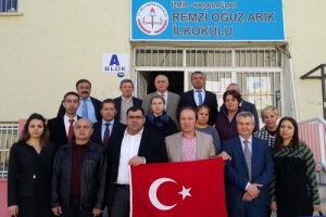 Okulda bayrak yakılmasına tepki