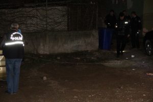 Bursa'da sokak ortasında kanlı infaz! Polis katil zanlısı ve g&ouml;zc&uuml;n&uuml;n peşinde!