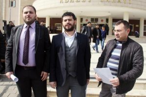 Şanlıurfa'da kesilen &ccedil;ınar ağa&ccedil;ları i&ccedil;in su&ccedil; duyurusu