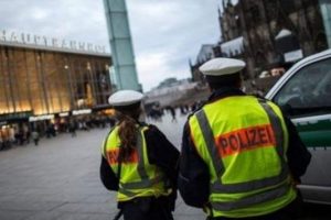 K&ouml;ln'de yaşanan yılbaşı olaylarında ilk ceza