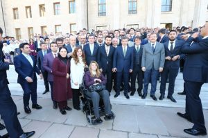 &Ccedil;ağlayan Davutoğlu'nu Bursa Orhangazi'ye davet etti