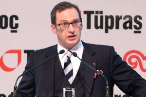 &Ouml;mer Ko&ccedil;'tan &ccedil;alışanlara duygu dolu mail...