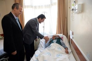 Bursa'da yaşayan kanser hastası yaşlı kadının y&uuml;z&uuml; g&uuml;ld&uuml;