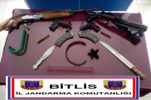 Bitlis'te silah operasyonu: 2 g&ouml;zaltı