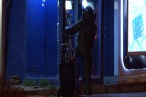 Bankamatiğe bırakılan ş&uuml;pheli paket polisi harekete ge&ccedil;irdi