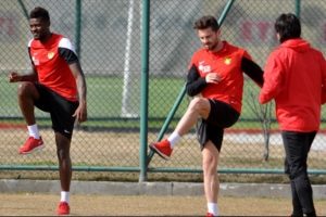 Bursaspor ma&ccedil;ına hazırlanan Eskişehir'de sakatlık şoku