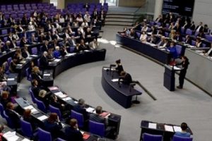 Alman Federal Meclisi "soykırım" &ouml;nergesini tartışıyor