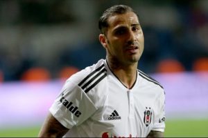 Beşiktaş, Ricardo Quaresma'yı bırakmama kararı aldı