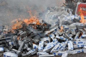 Uşak'ta 66 bin paket ka&ccedil;ak sigara imha edildi