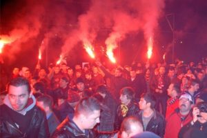 Eskişehirspor, Bursaspor ma&ccedil;ında taraftarına sağduyu &ccedil;ağrısı yaptı