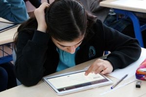 &Ouml;zel yetenekli &ouml;ğrencilerin ilk "tablet" sınavı başlıyor