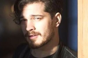 &Ccedil;ağatay Ulusoy'dan şaşırtan fotoğraf...