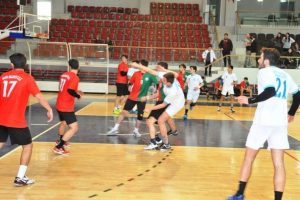 Nil&uuml;fer Belediyespor Hentbol Takımı yarı finale y&uuml;kseldi