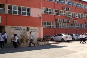 Tarsus'ta kız &ouml;ğrenci ile &ouml;ğretmenin iddialarına soruşturma