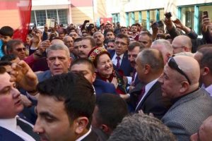 Meral Akşener'e Denizli'de coşkulu karşılama