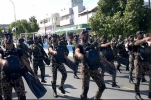 G&uuml;ney Kıbrıs'ta askerlik 14 aya iniyor