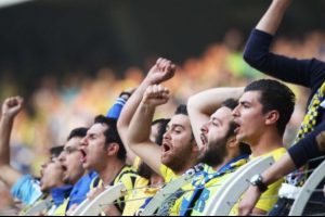 Fenerbah&ccedil;e taraftarı PFDK'nın verdiği cezayı mahkeme kararıyla kaldırdı