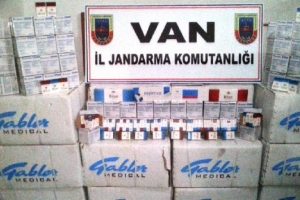 Van'da tarihi eser ve ka&ccedil;ak sigara operasyonu