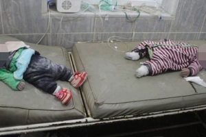 Suriye'de hava saldırısında ikiz bebekler &ouml;ld&uuml;