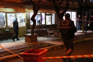 Manisa'da kahvehaneye silahlı saldırı: 2 yaralı