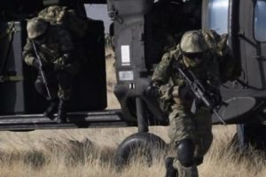 Ter&ouml;rle m&uuml;cadelede anti-ter&ouml;r timi d&ouml;nemi