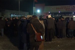 Tahliye kararını sevin&ccedil; &ccedil;ığlıkları atarak karşıladılar