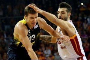 Derbi heyecanı potada da olacak