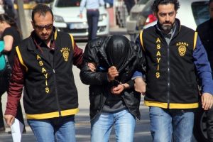 Adana'da eş değiştirmeli fuhuş operasyonu!