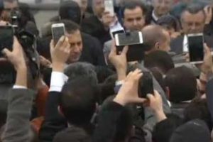 Erdoğan'a evinin &ouml;n&uuml;nde s&uuml;rpriz!