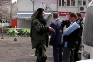 Bing&ouml;l Devlet Hastanesi bah&ccedil;esinde ş&uuml;pheli &ccedil;anta paniği