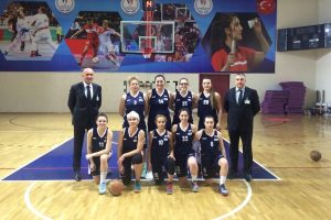 Bursa'da kahreden &ouml;l&uuml;m! Gen&ccedil; kız hen&uuml;z 19 yaşında kalbine yenildi...