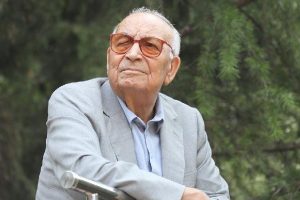 'Yaşar Kemal'in evi m&uuml;zeye d&ouml;n&uuml;şt&uuml;r&uuml;ls&uuml;n'