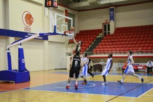 Orhangazi &Uuml;niversitesi basketbol takımı dolu dizgin