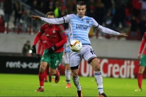 Robin van Persie, Braga'nın ilgin&ccedil; bir stadı var