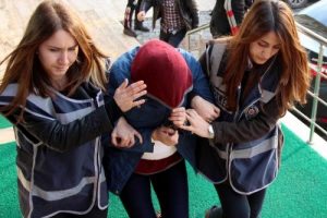 Zonguldak'ta Necla'nın &ouml;ld&uuml;r&uuml;lmesinde 3 ş&uuml;pheli adliyeye sevk edildi