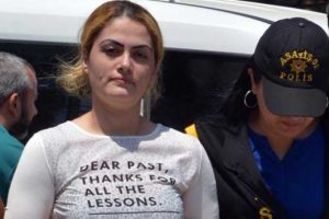 'Azraili bekleyen &ouml;l&uuml; gibiyim'